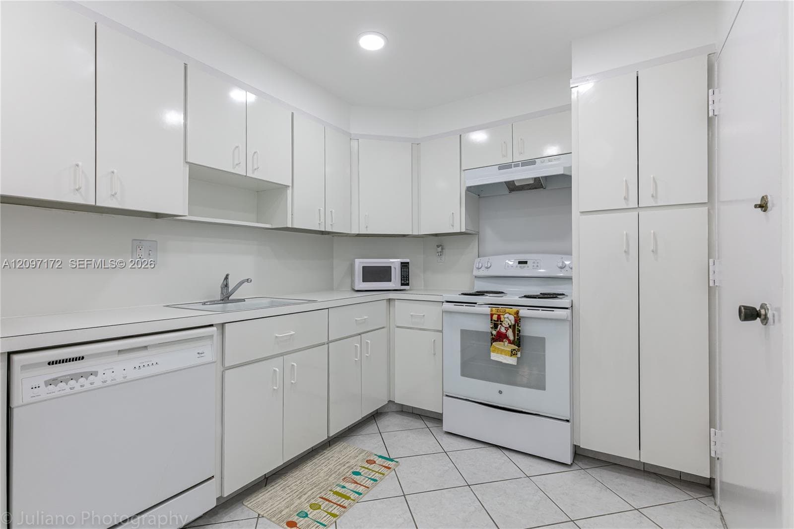 ARLEN HOUSE WEST CONDO · #1818 in Sunny Isles Beach - Photo 34