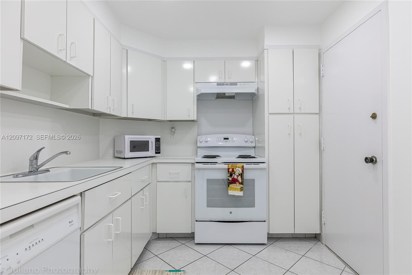 ARLEN HOUSE WEST CONDO · #1818 in Sunny Isles Beach - Photo 33