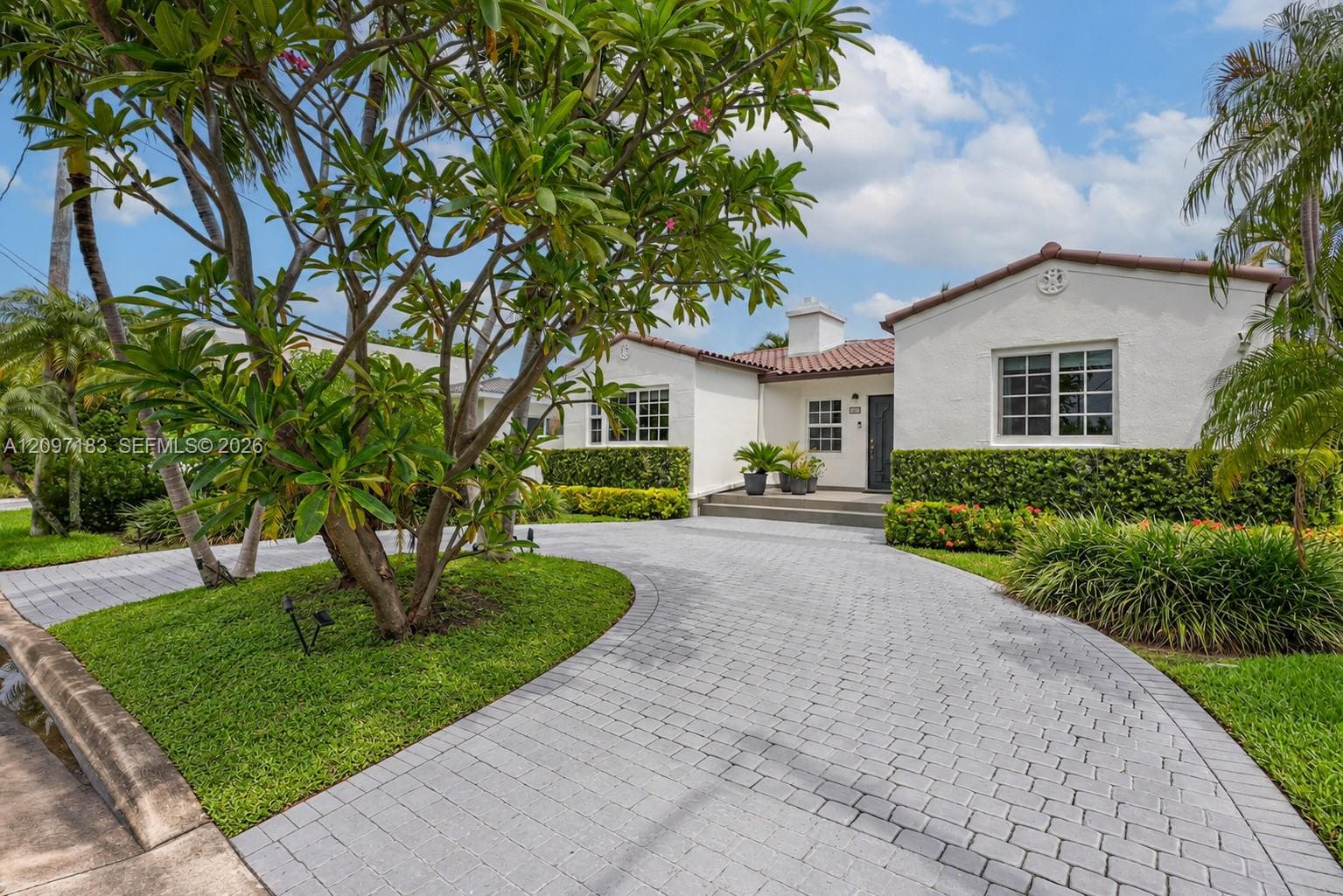 Circular driveway