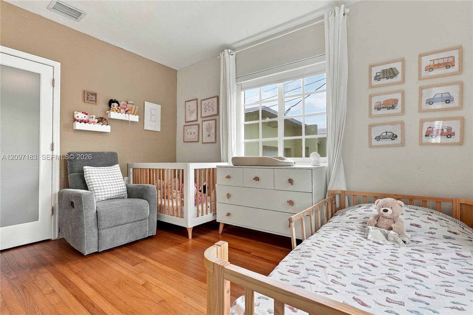 2nd bedroom