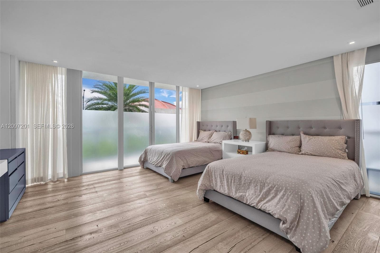 9501 Collins Ave #1 photo 33