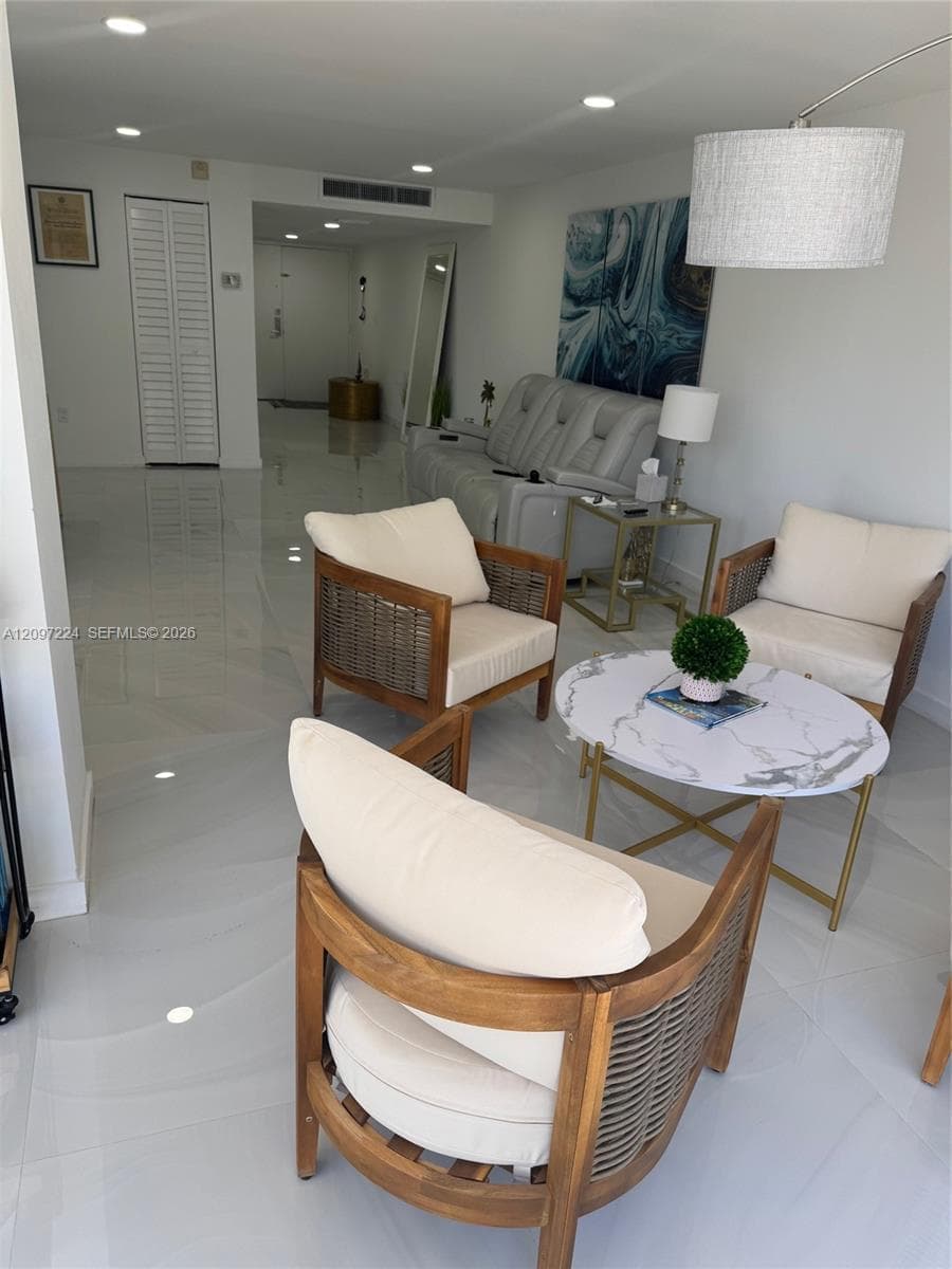 Mar Del Plata · #401 in Miami Beach - Photo 11