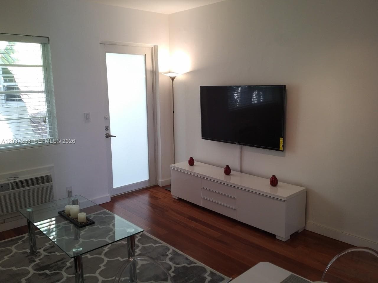 BASE01 CONDO · #11 in Miami Beach - Photo 3