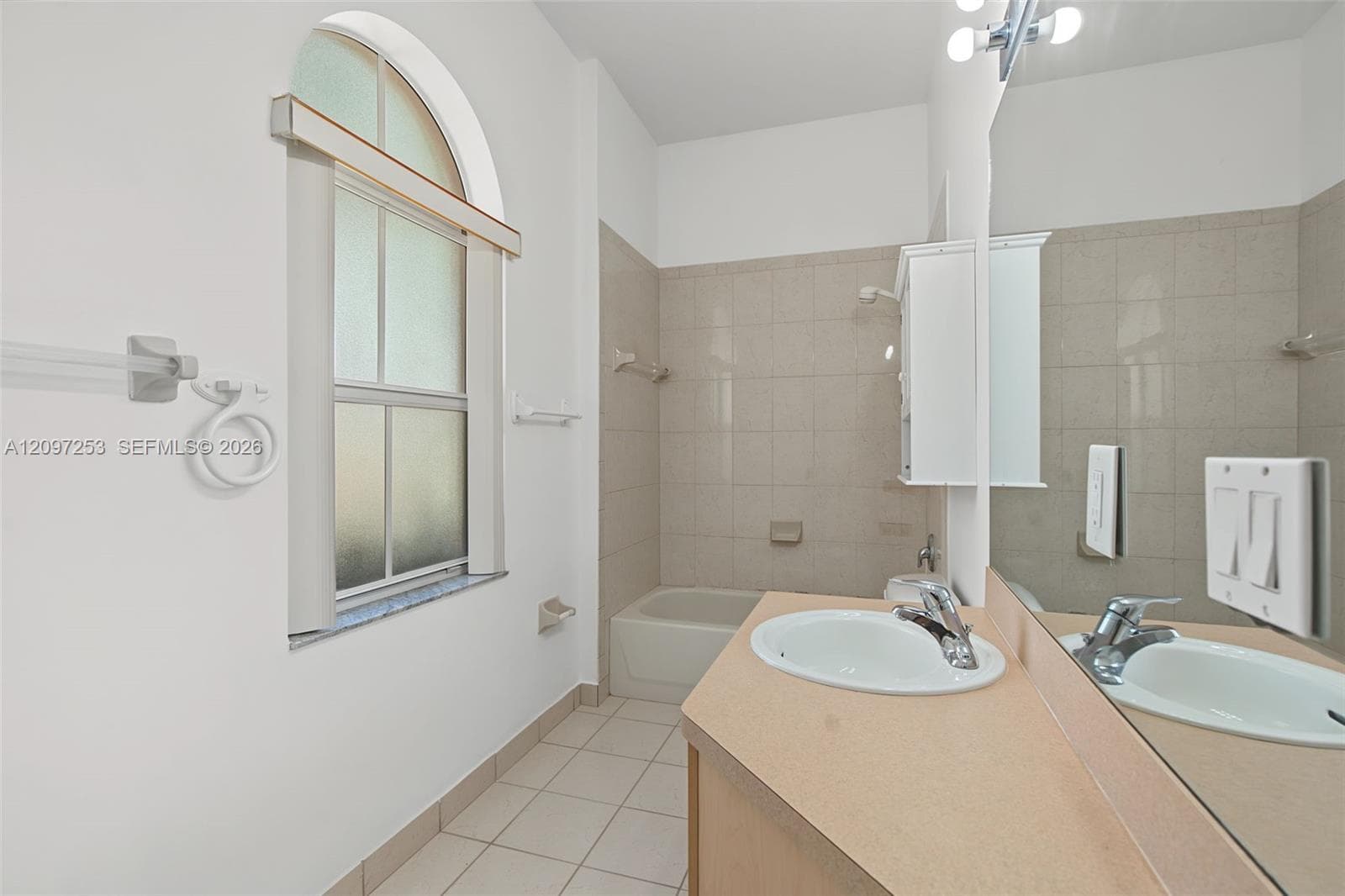 983 NE 37th Pl #983 photo 25
