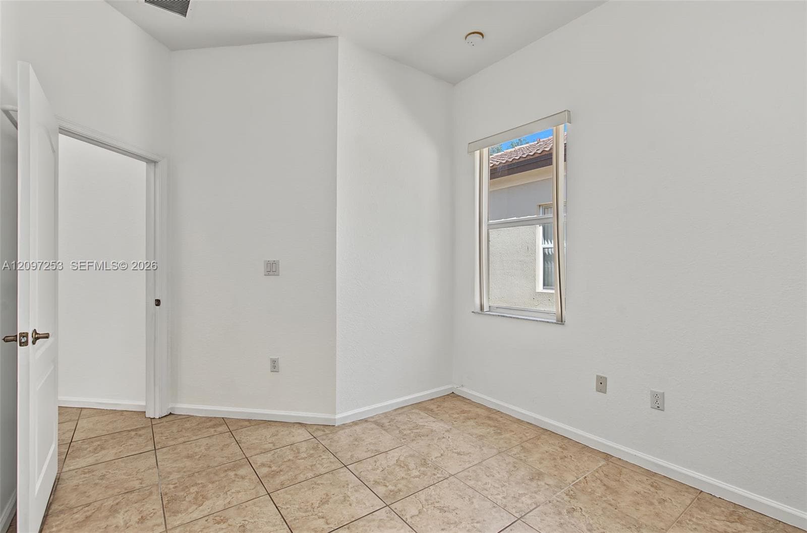 983 NE 37th Pl #983 photo 21