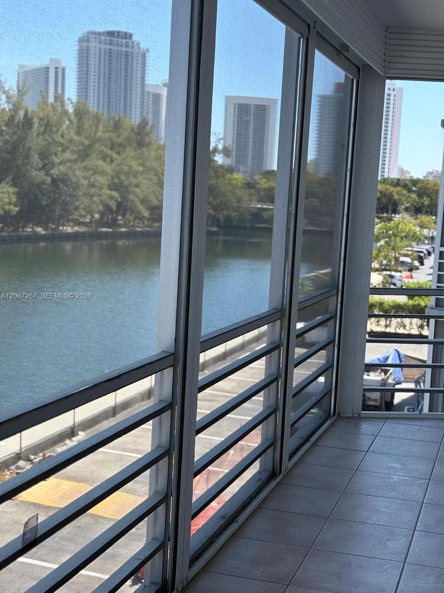 FAIRWAYS RIVIERA · #308 in Hallandale Beach - Photo 2
