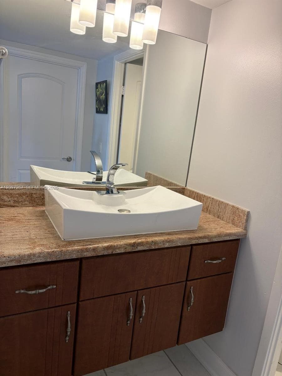 FAIRWAYS RIVIERA · #308 in Hallandale Beach - Photo 18