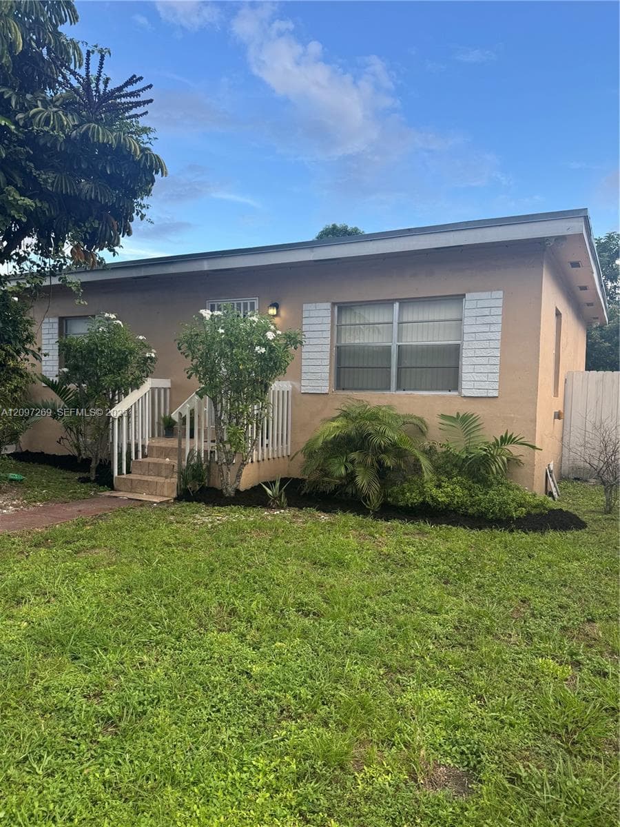 Outdoor space with potential for so much!