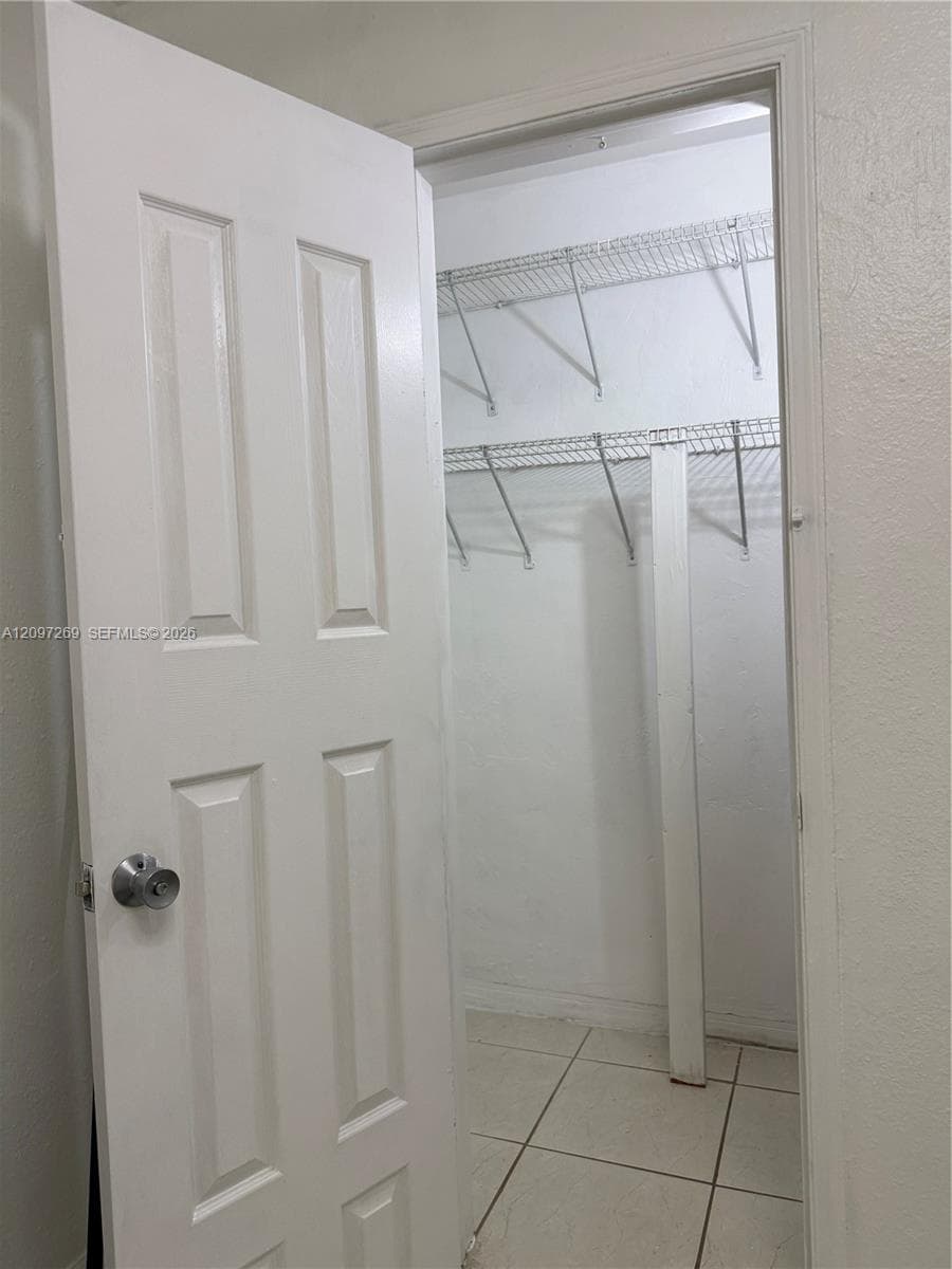 BD 1 walk-in closet.