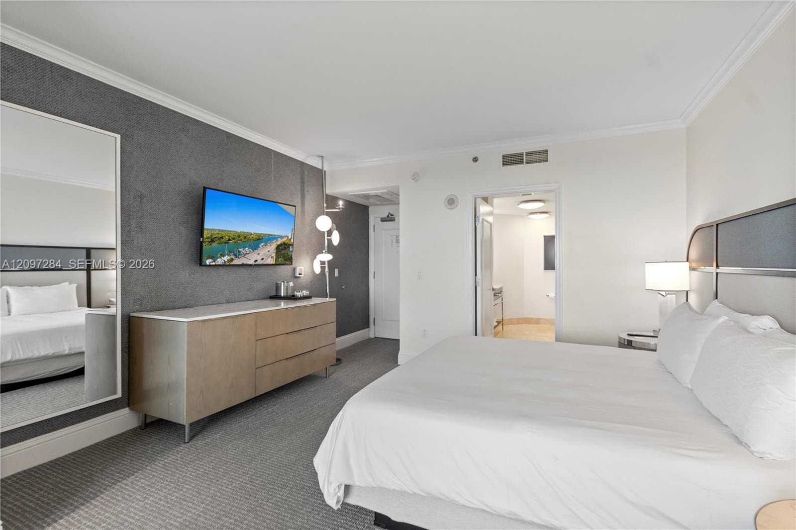 Fontainebleau Tresor · #1017 in Miami Beach - Photo 10