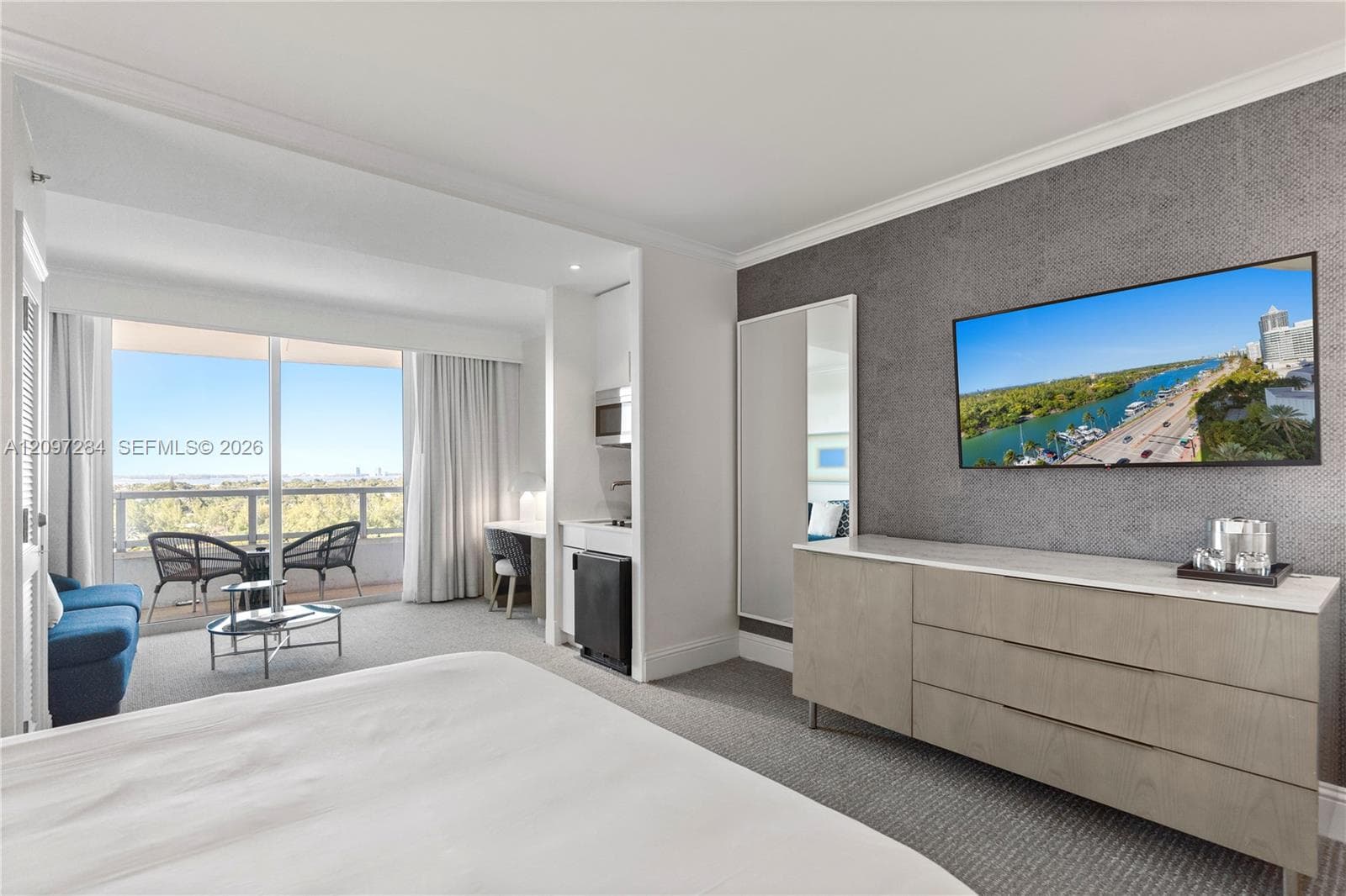 Fontainebleau Tresor · #1017 in Miami Beach - Photo 8