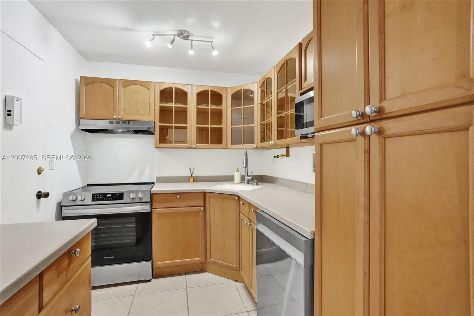 KENNEDY HOUSE CONDO · #9E in North Bay Village - Photo 9