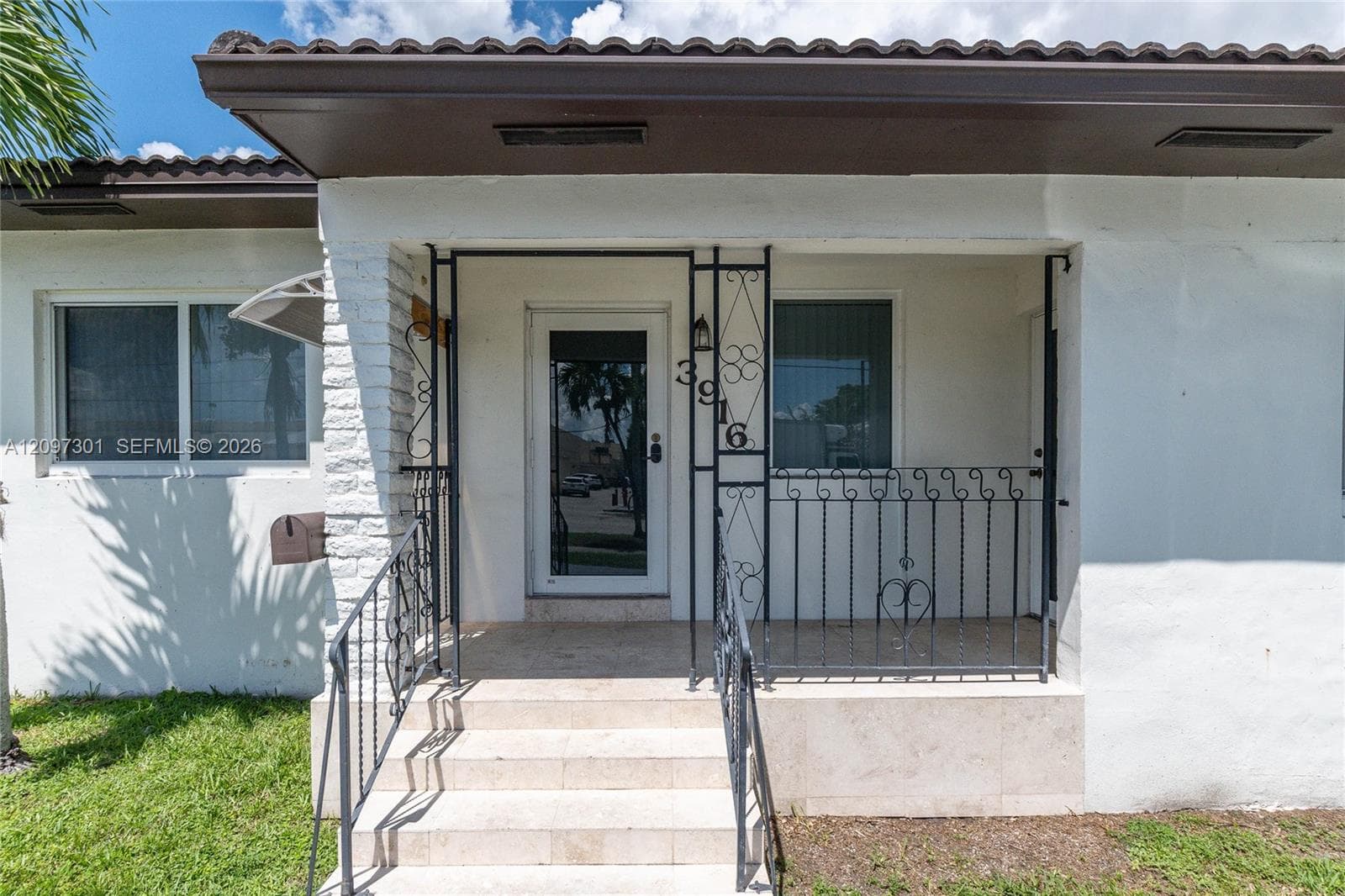 3916 SW 58th Ave photo 3