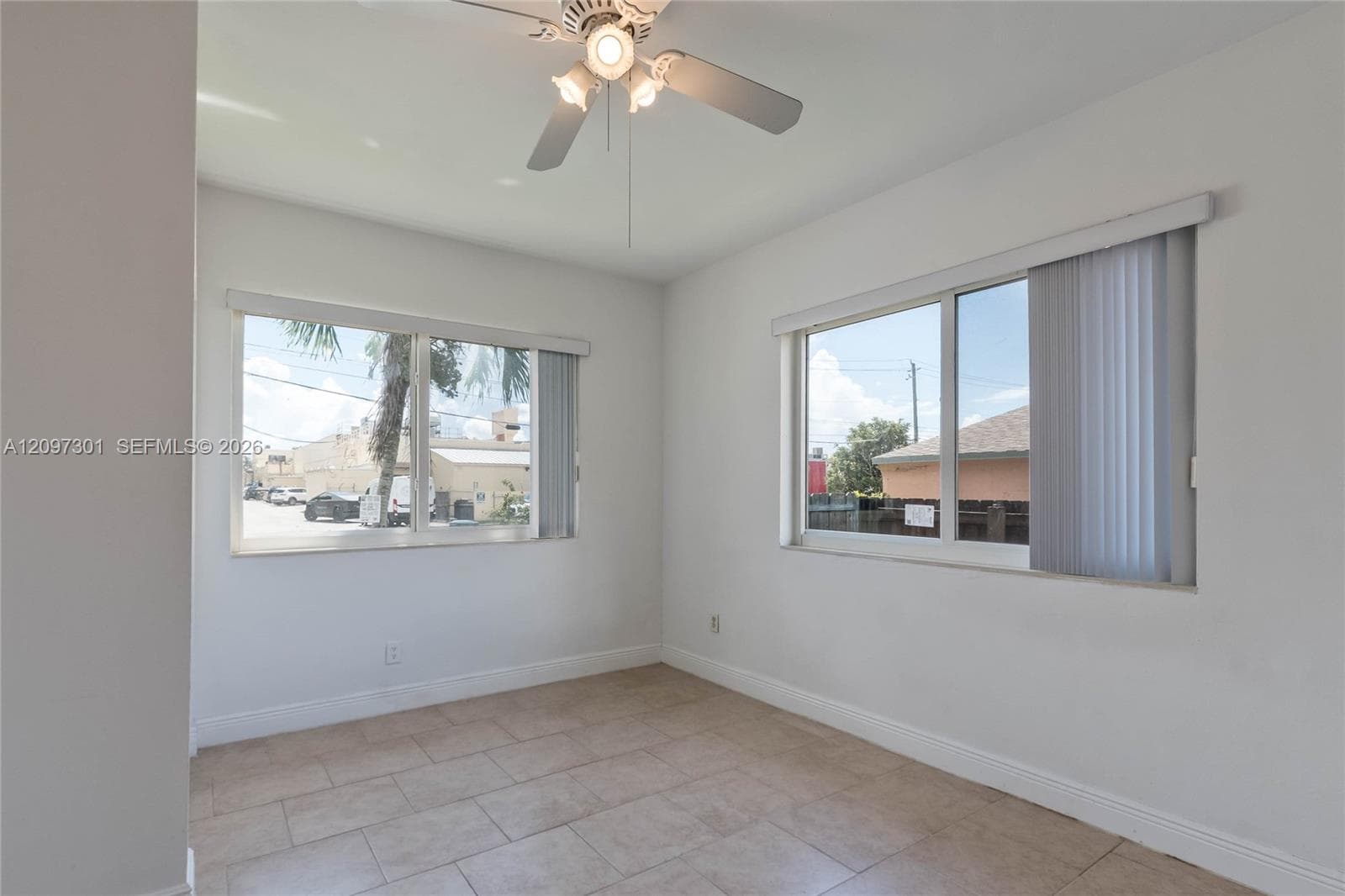 3916 SW 58th Ave photo 10