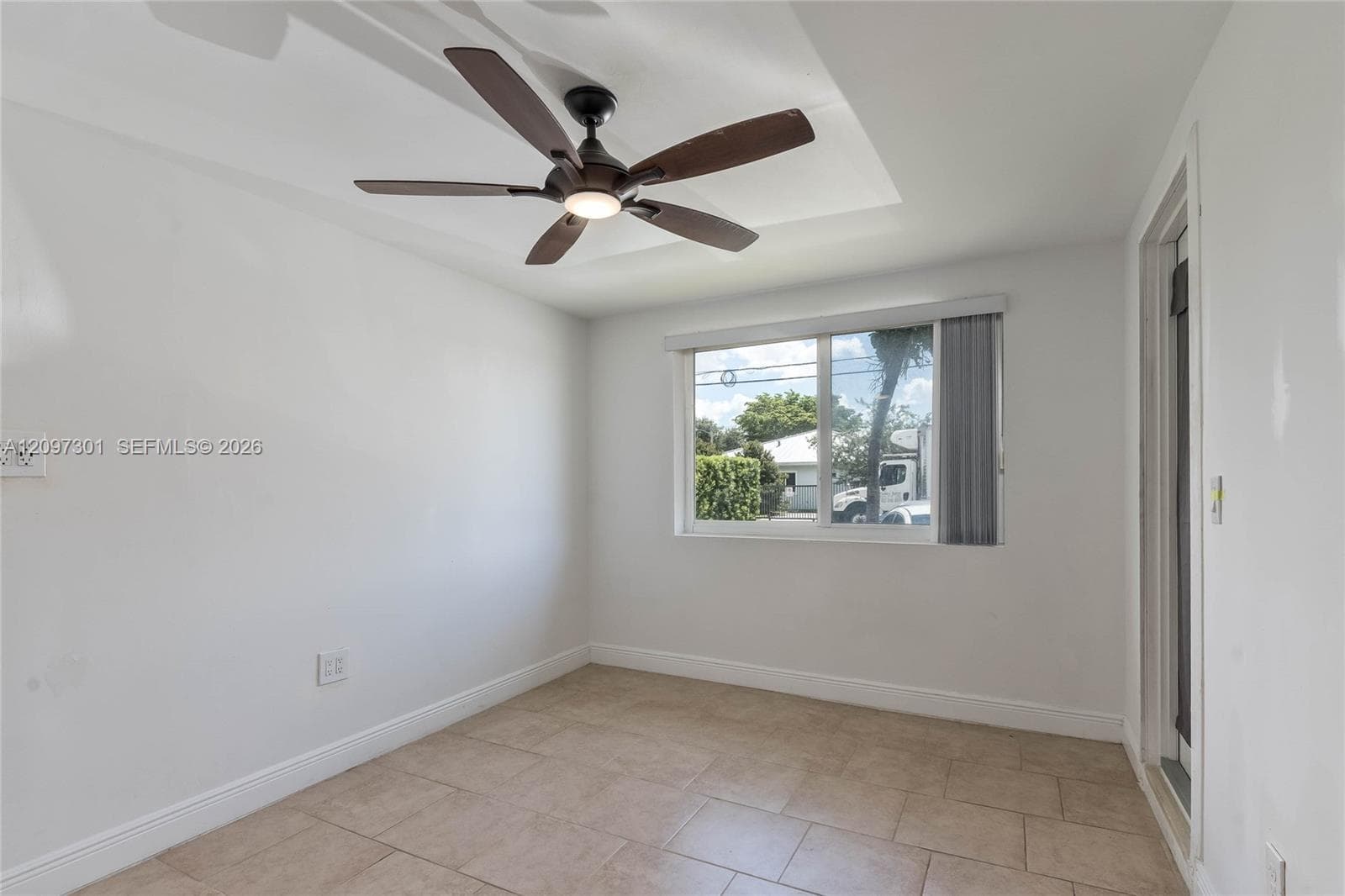 3916 SW 58th Ave photo 8