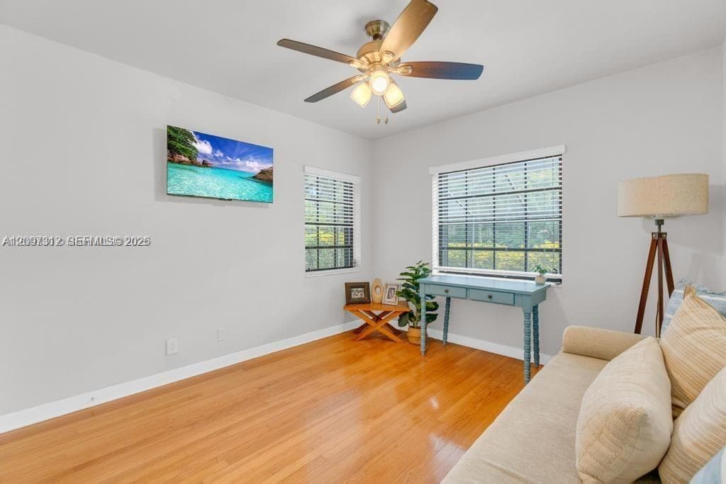 364 Navarre Dr photo 13