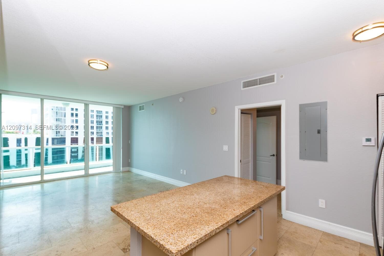 MOON BAY OF MIAMI CONDO · #906 in Miami - Photo 2