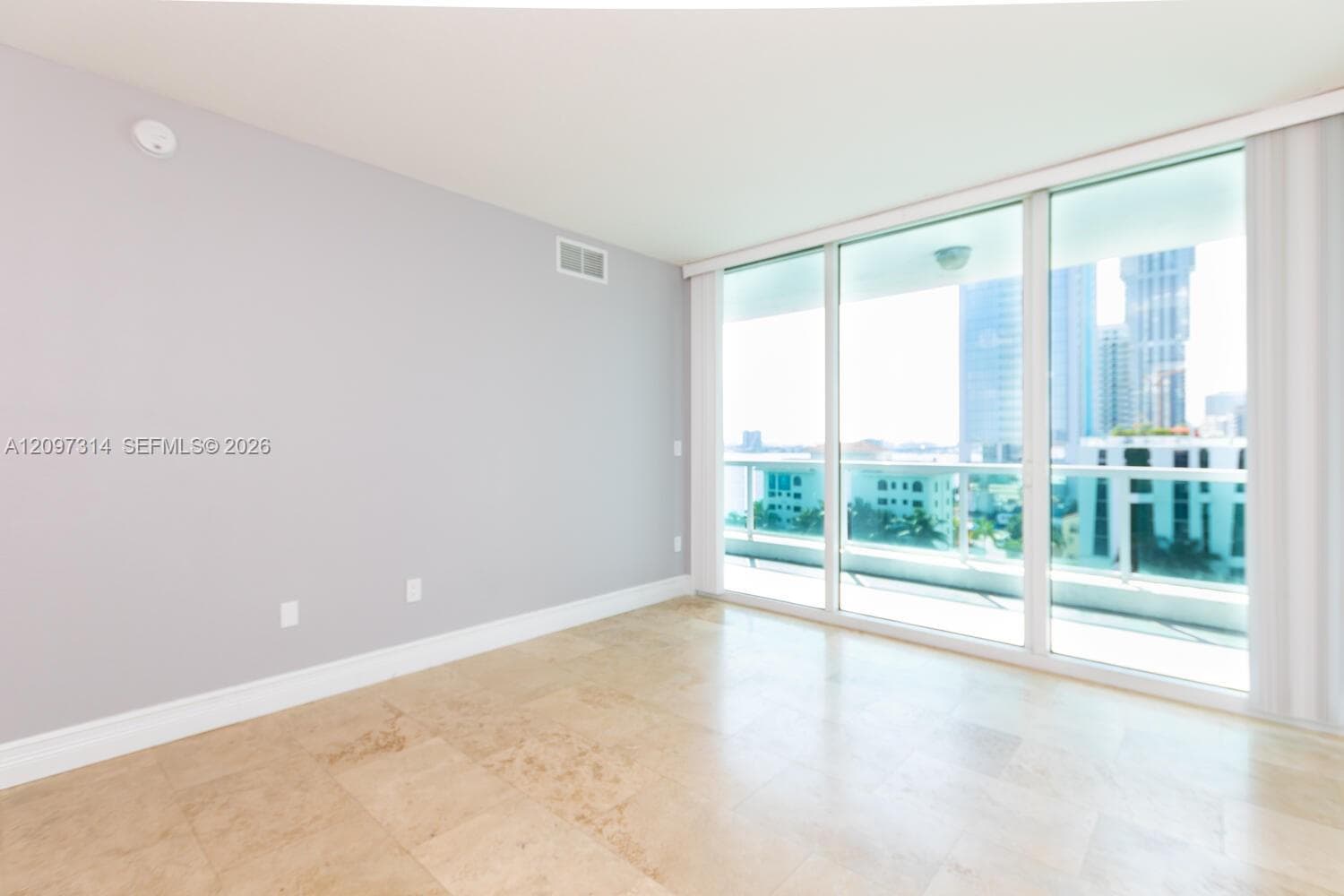 MOON BAY OF MIAMI CONDO · #906 in Miami - Photo 12