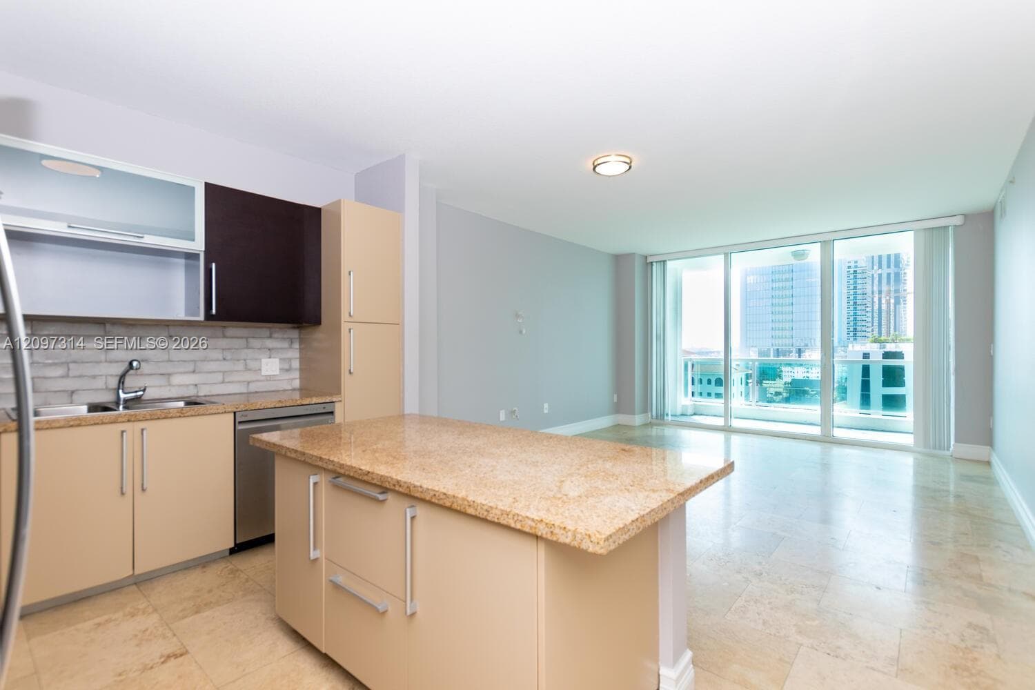 MOON BAY OF MIAMI CONDO · #906 in Miami - Photo 5