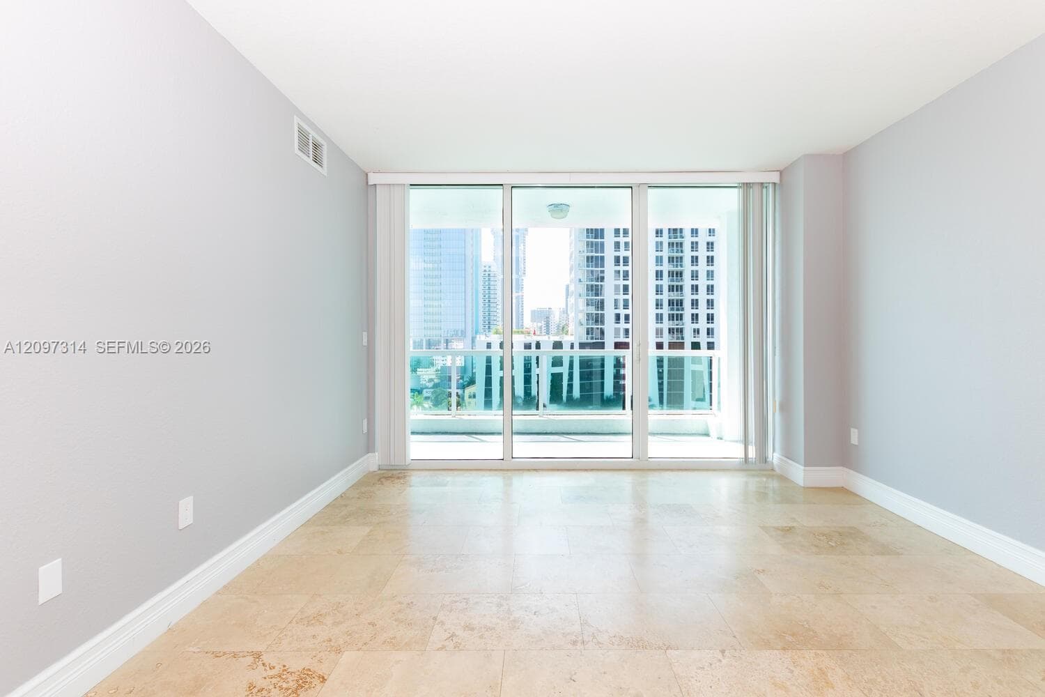 MOON BAY OF MIAMI CONDO · #906 in Miami - Photo 10