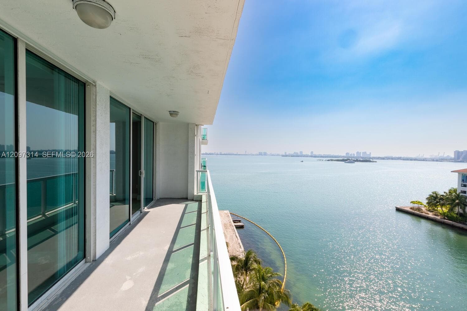 MOON BAY OF MIAMI CONDO · #906 in Miami - Photo 14