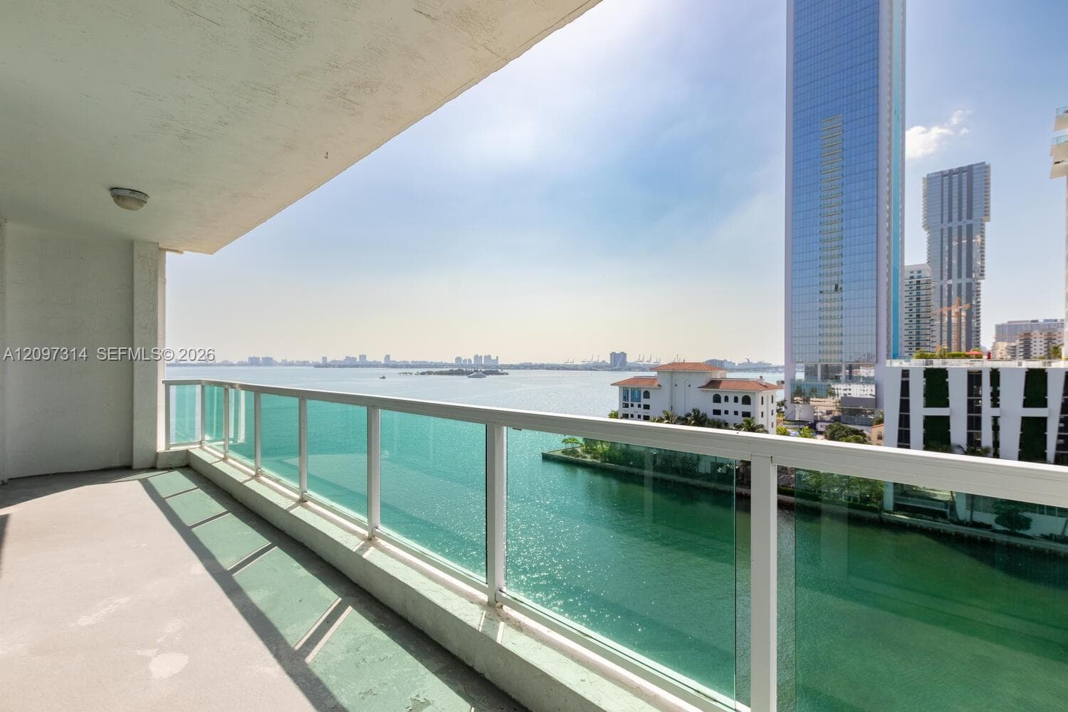 MOON BAY OF MIAMI CONDO · #906 in Miami - Photo 8