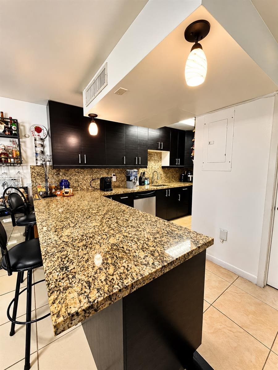 14343 SW 96th Ter photo 6