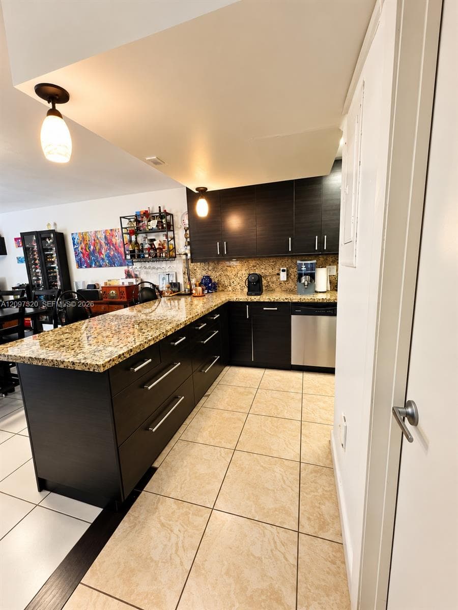 14343 SW 96th Ter photo 7