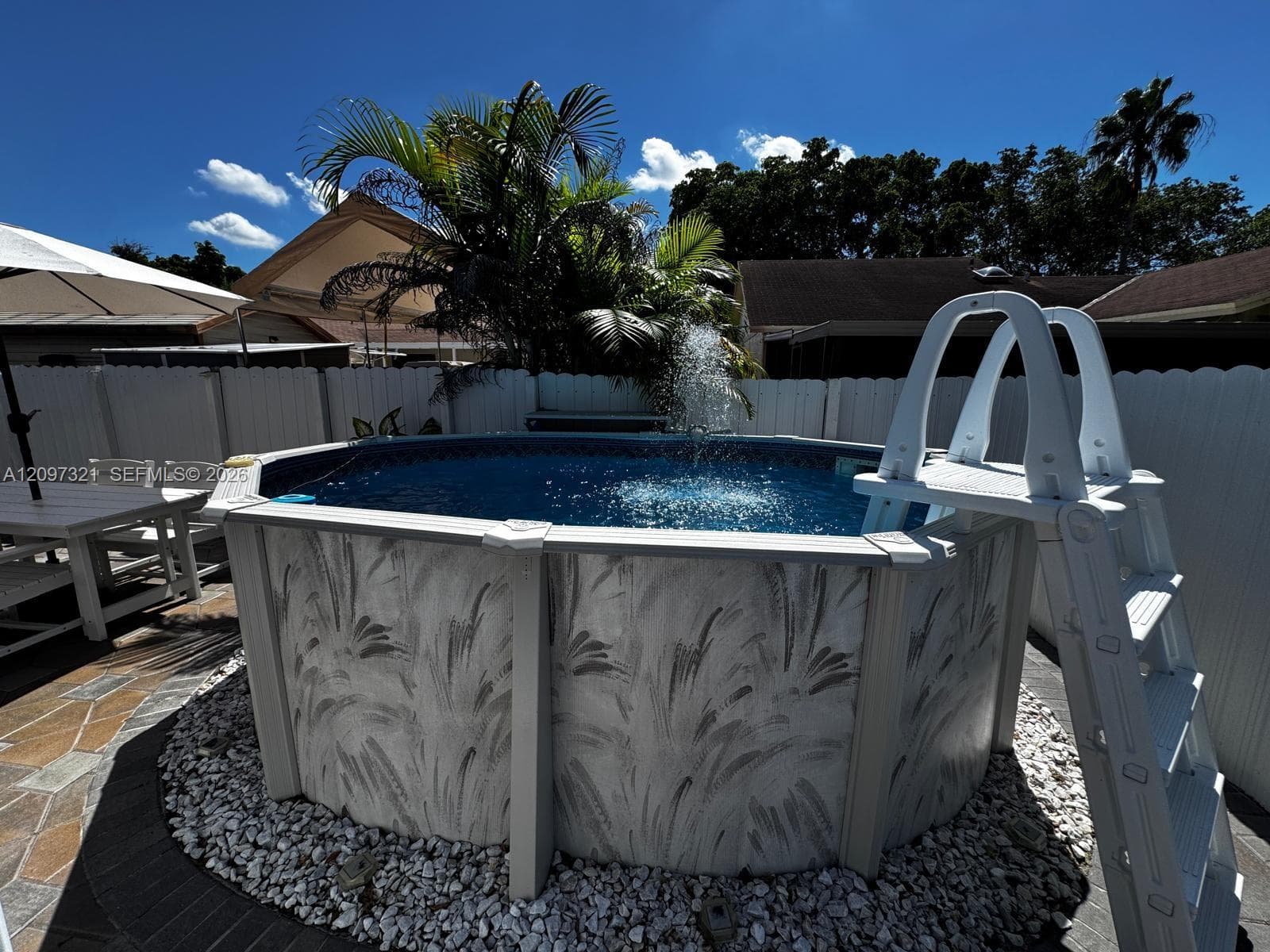 Aboveground pool