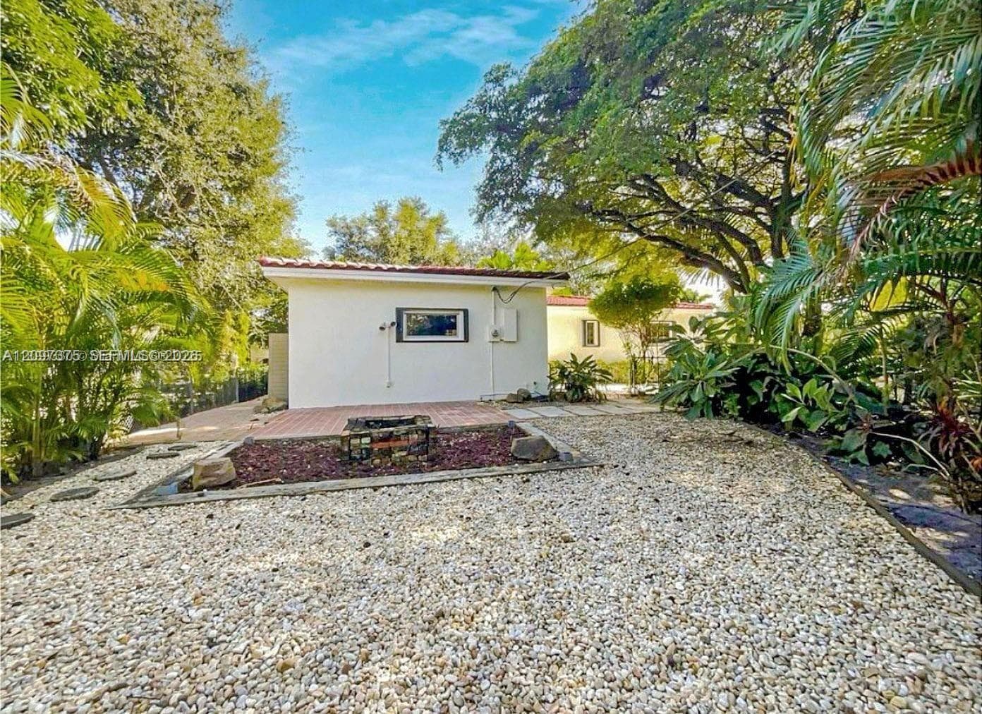 364 Navarre Dr photo 23