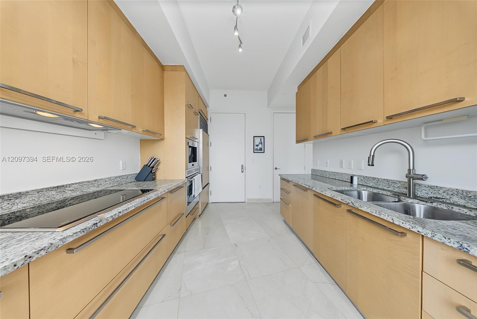Trump Tower II · #405 in Sunny Isles Beach - Photo 13
