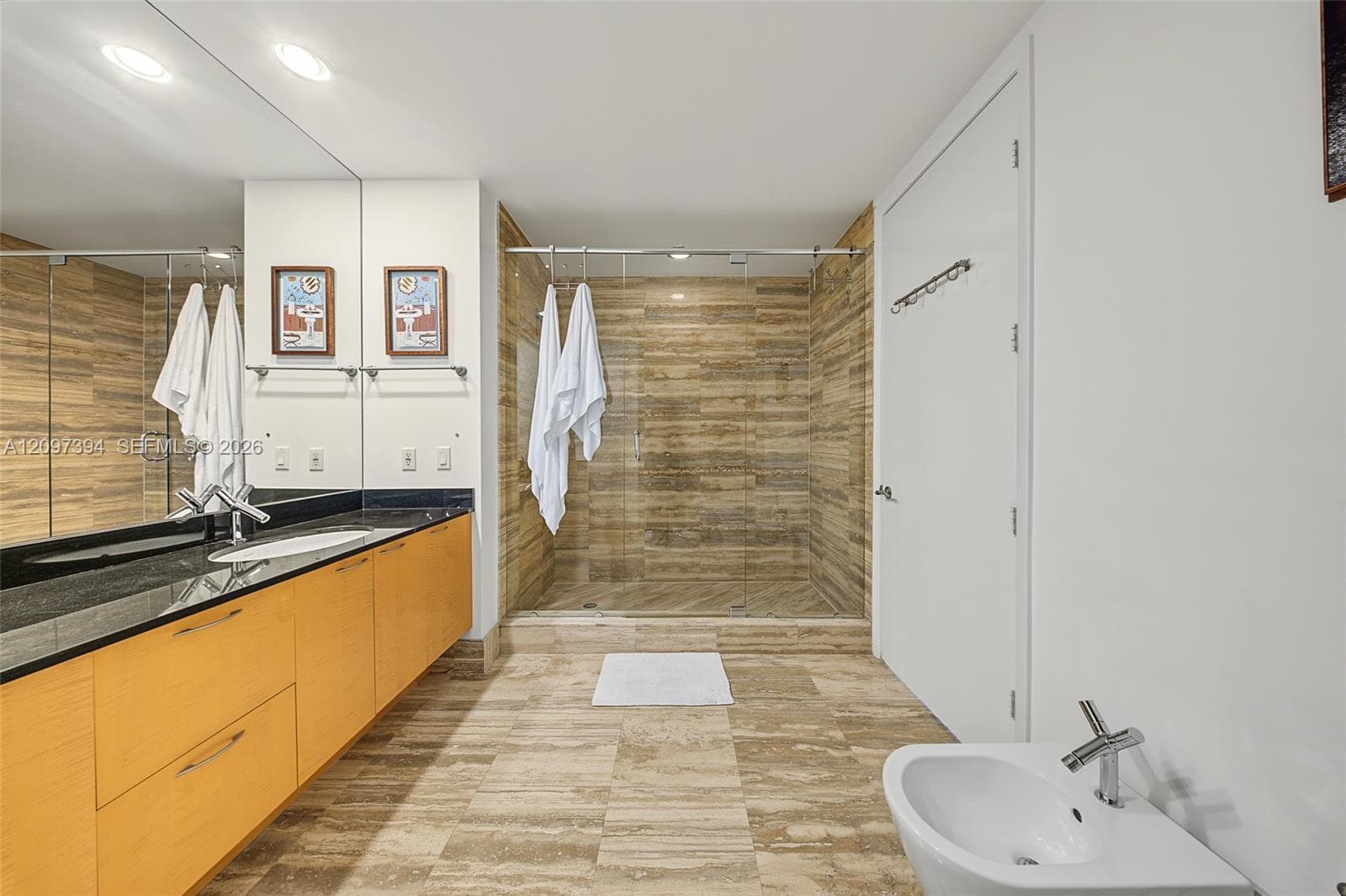 Trump Tower II · #405 in Sunny Isles Beach - Photo 19