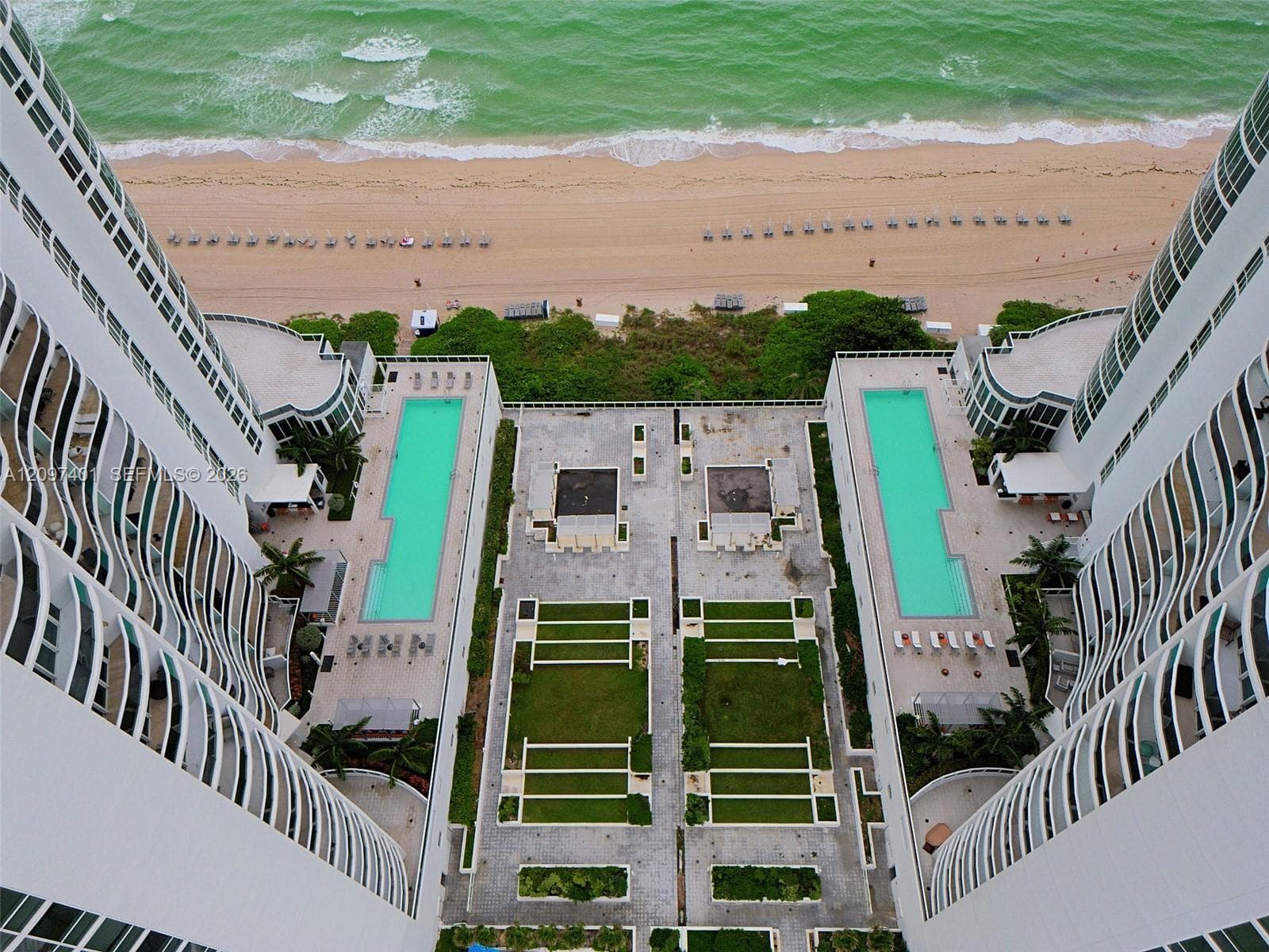Trump Tower II · #405 in Sunny Isles Beach - Photo 32