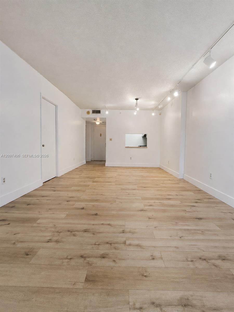 GREENWICH PH I CONDO · #A1011 in North Miami - Photo 3