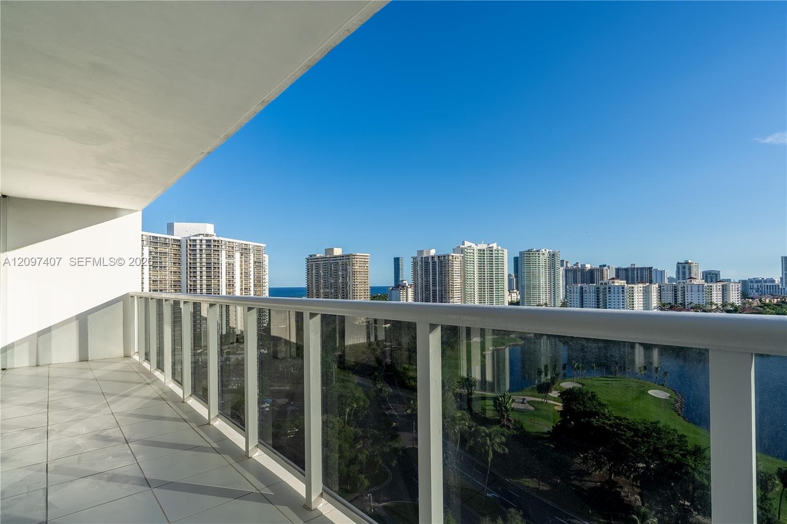 EL DORADO · #1906 in Aventura - Photo 23