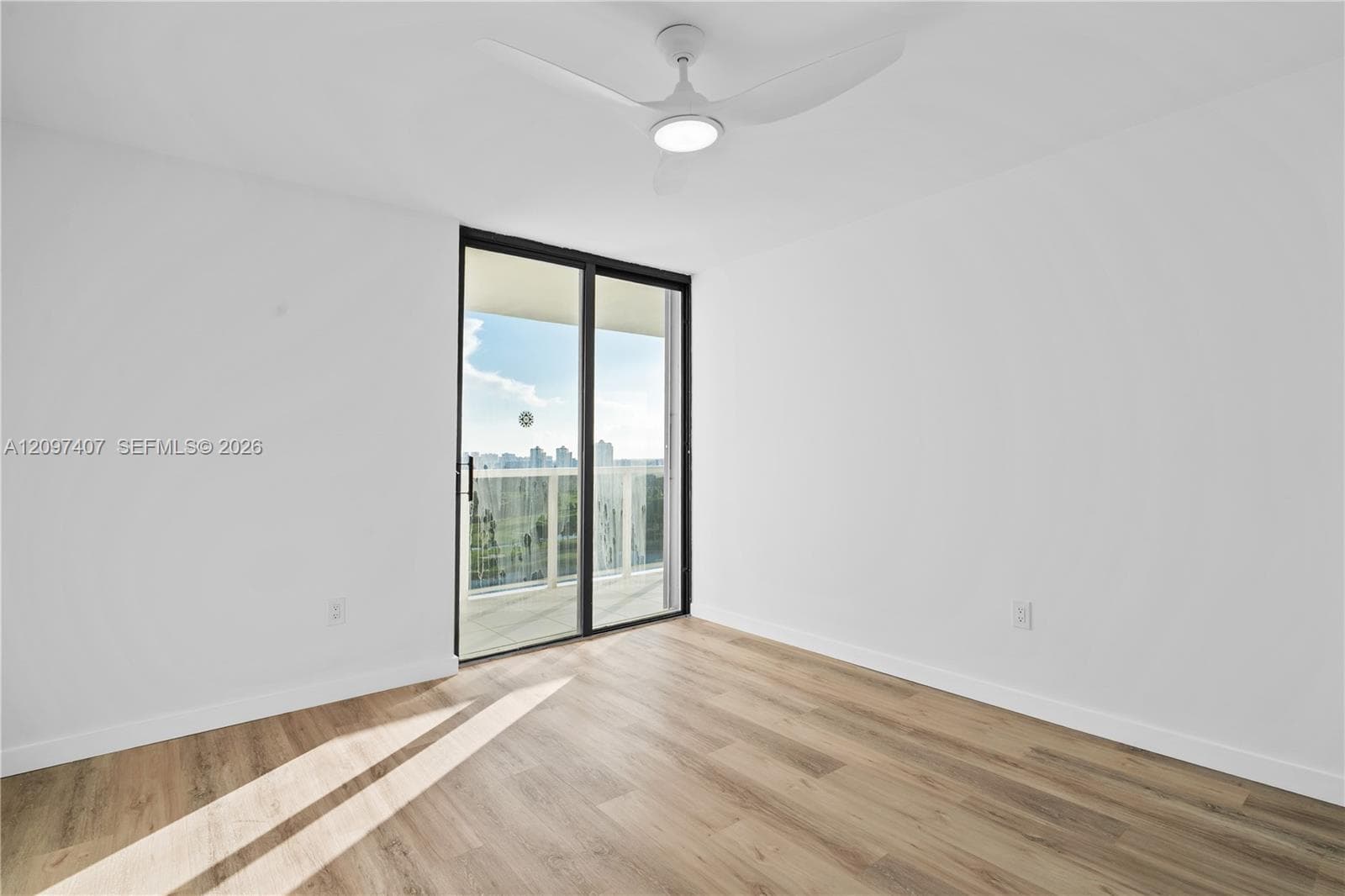 EL DORADO · #1906 in Aventura - Photo 37