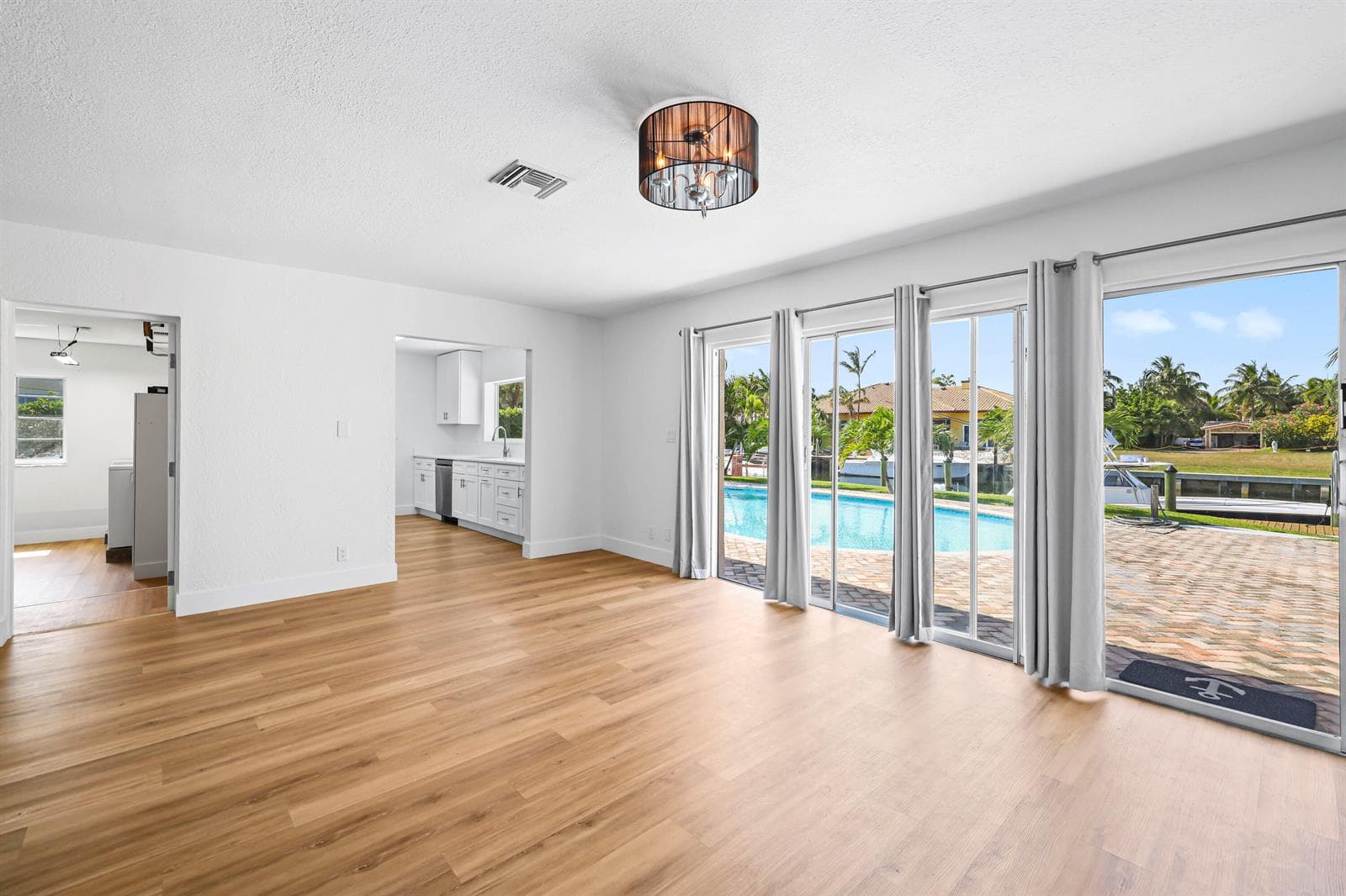 2265 NE 24th St - 12