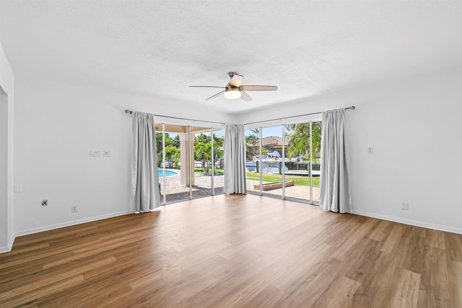 2265 NE 24th St - 27