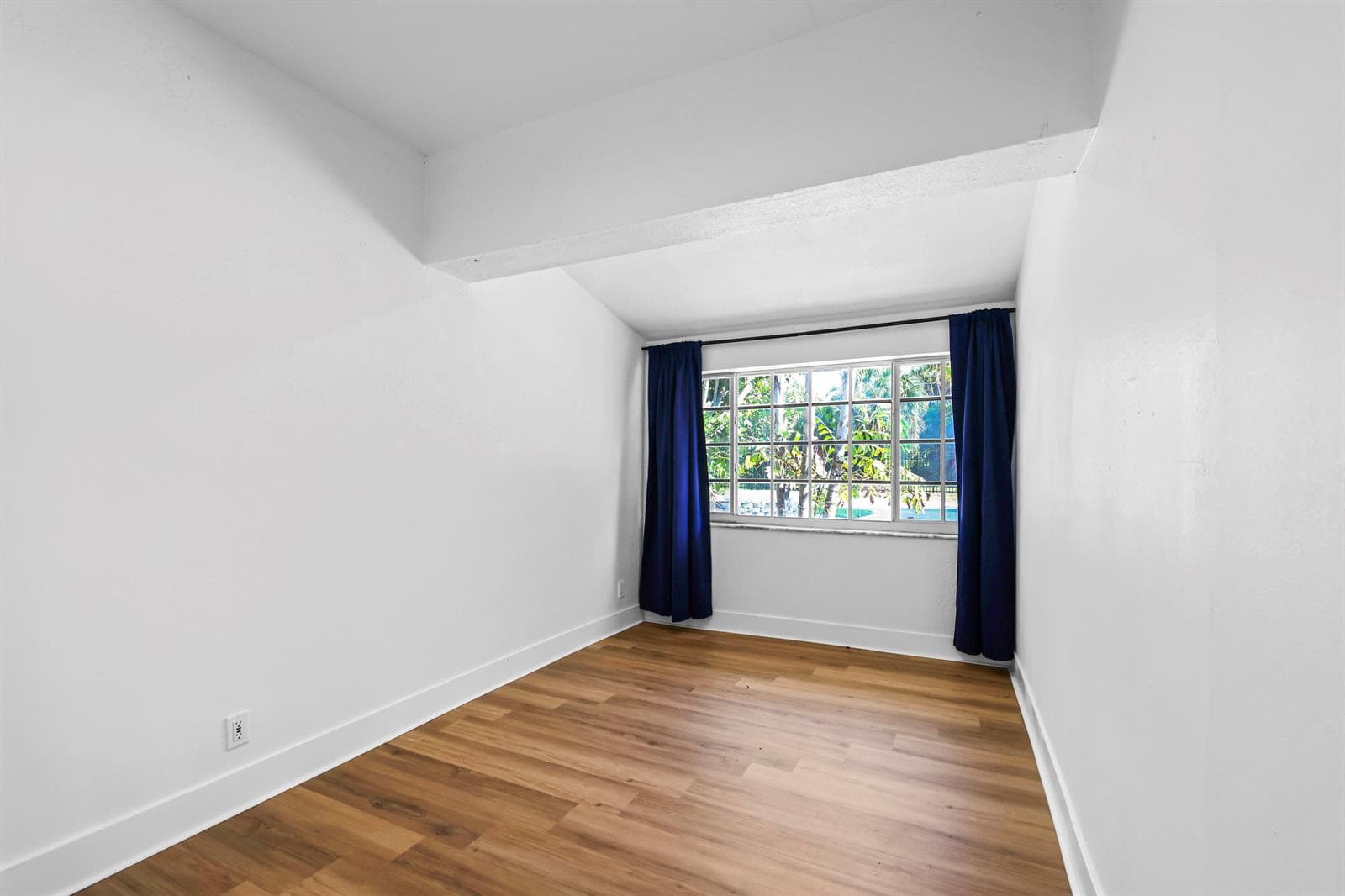 2265 NE 24th St - 34