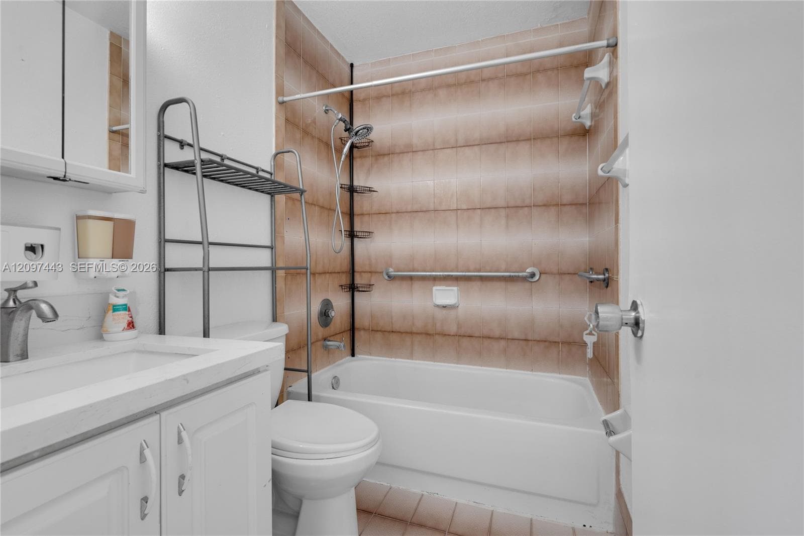 ALHAMBRA IV CONDO · #13 in Hialeah - Photo 11
