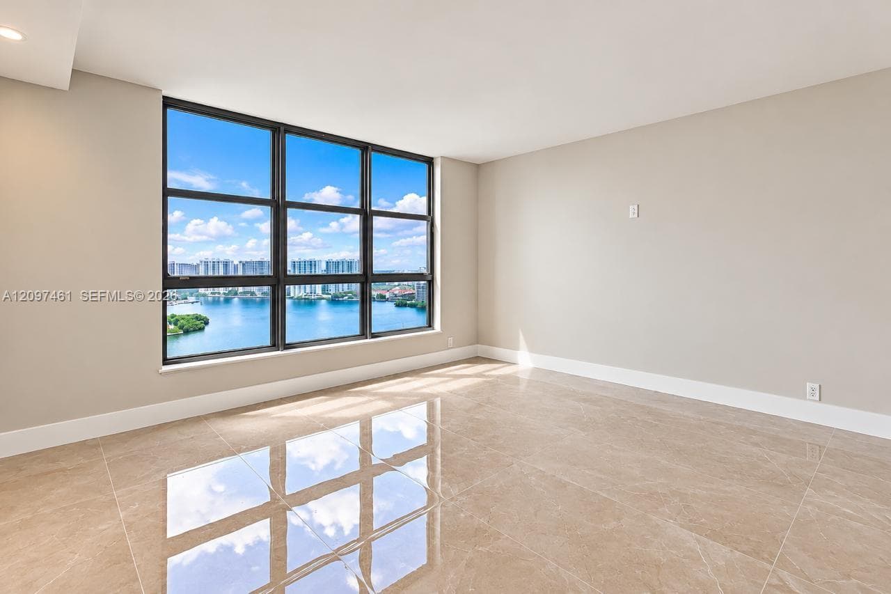 Mystic Pointe Tower 200 · #2705 in Aventura - Photo 11
