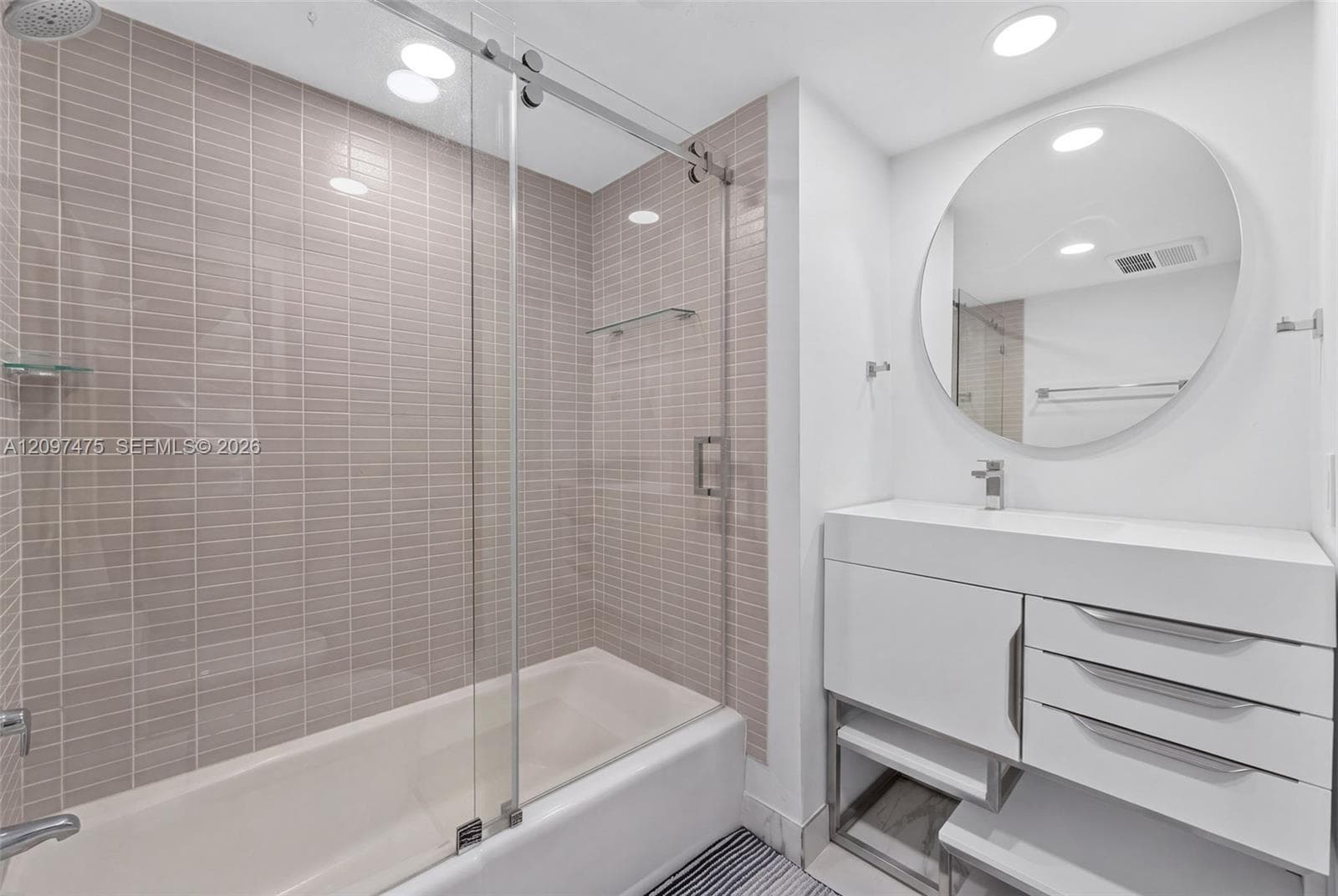 Brickell Key One · #A721 in Miami - Photo 23