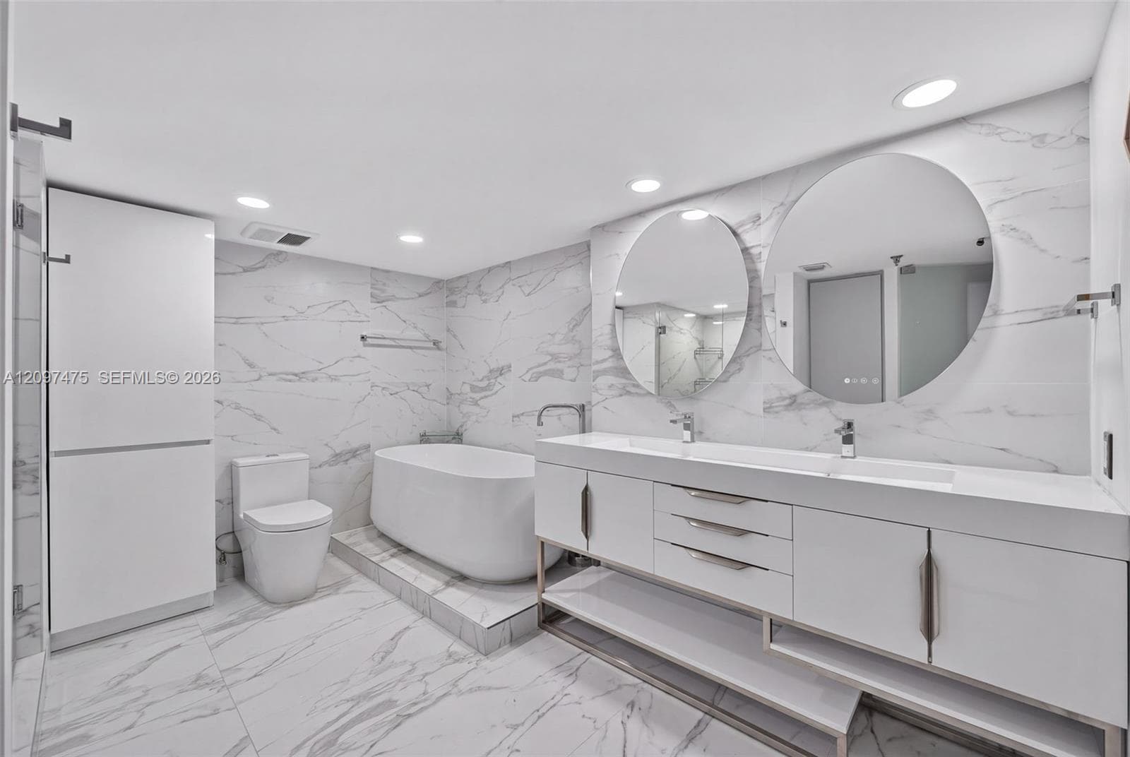 Brickell Key One · #A721 in Miami - Photo 29