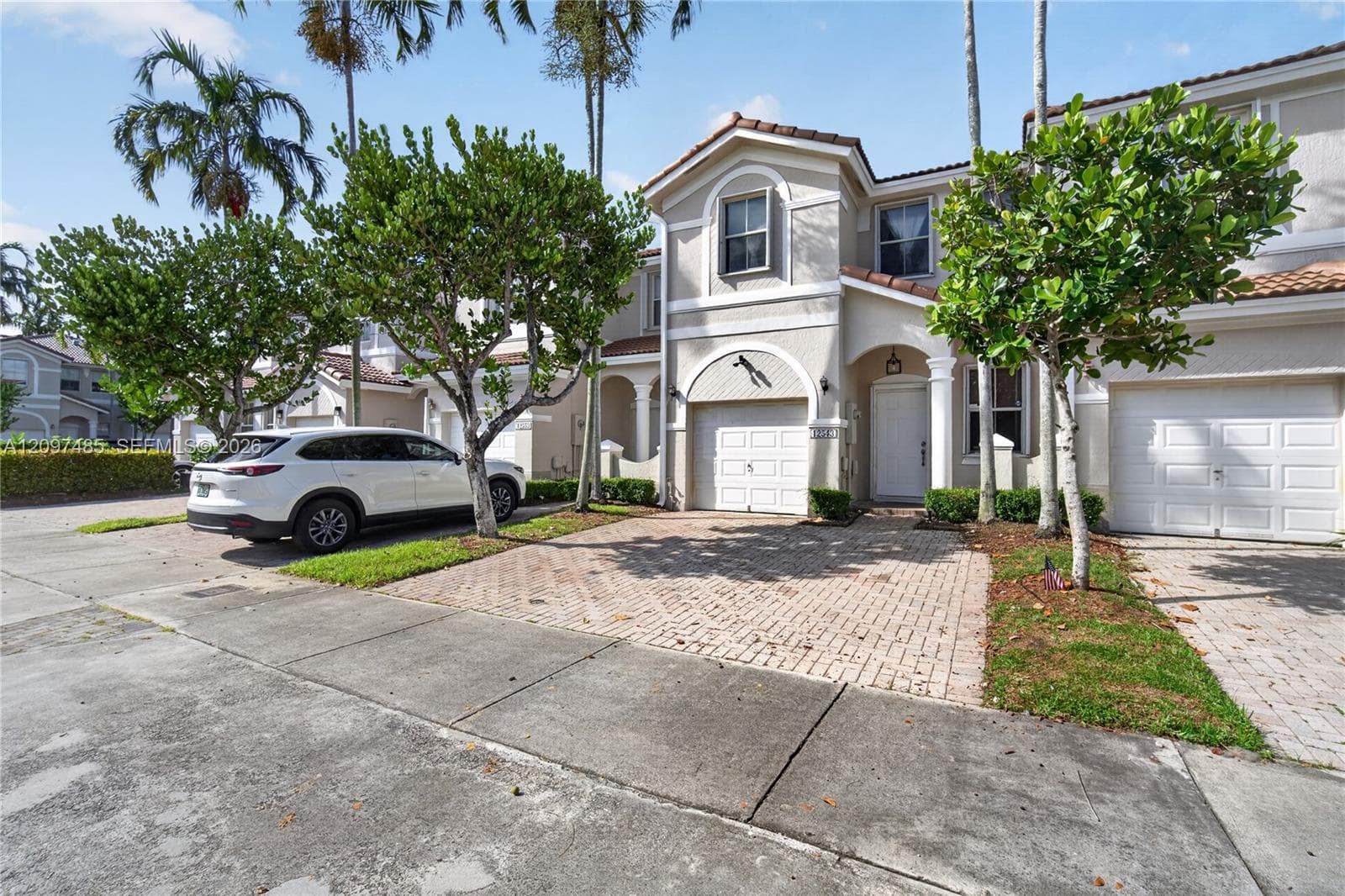 12543 SW 121st Way photo 3