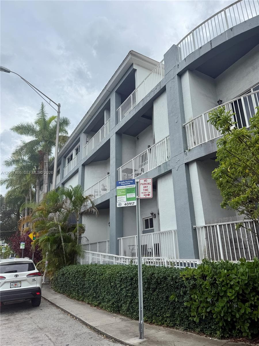 BIRD GROVE CONDO · #108 in Miami - Photo 8