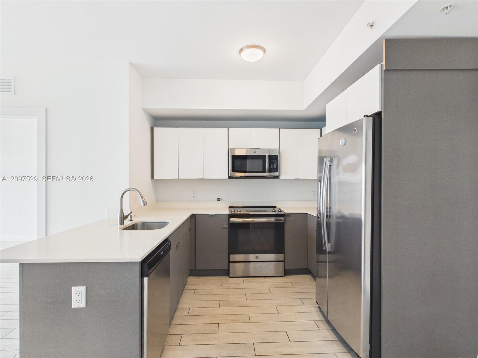 26 Edgewater · #717 in Miami - Photo 6