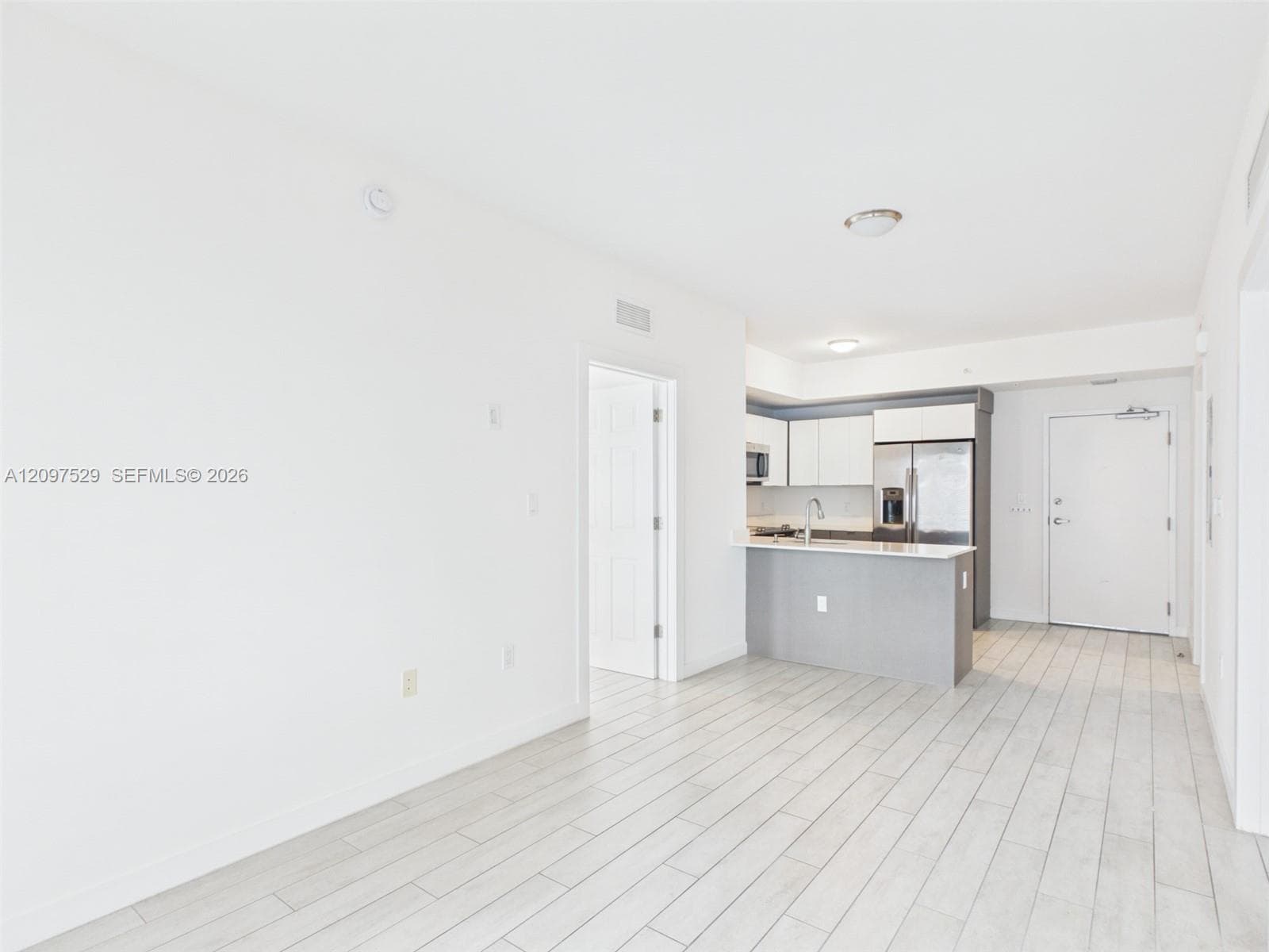 26 Edgewater · #717 in Miami - Photo 3