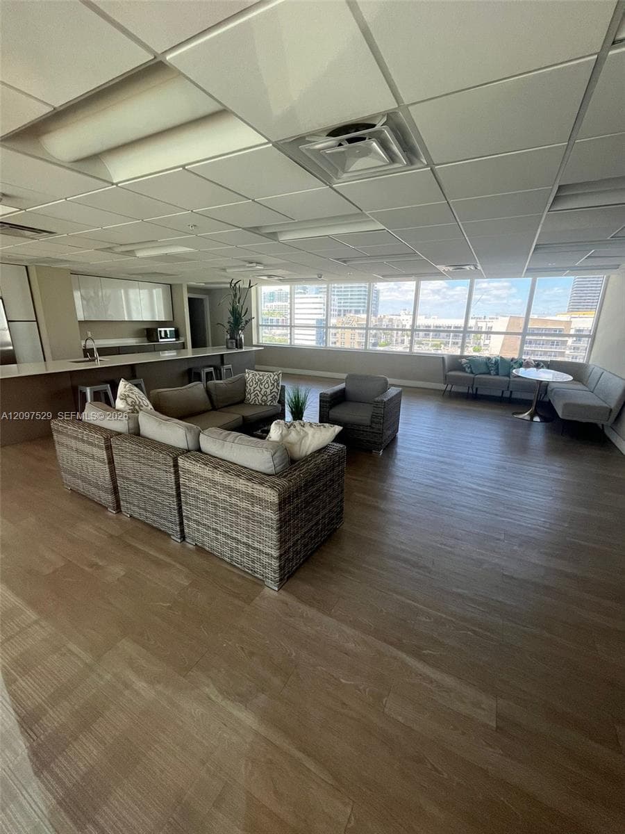26 Edgewater · #717 in Miami - Photo 32