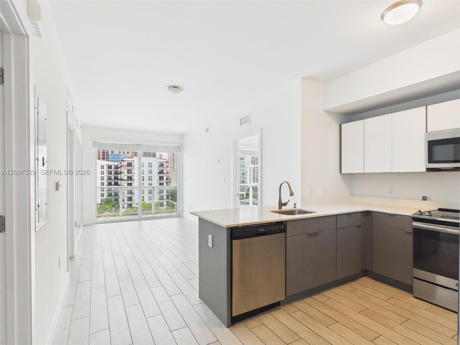 26 Edgewater · #717 in Miami - Photo 5
