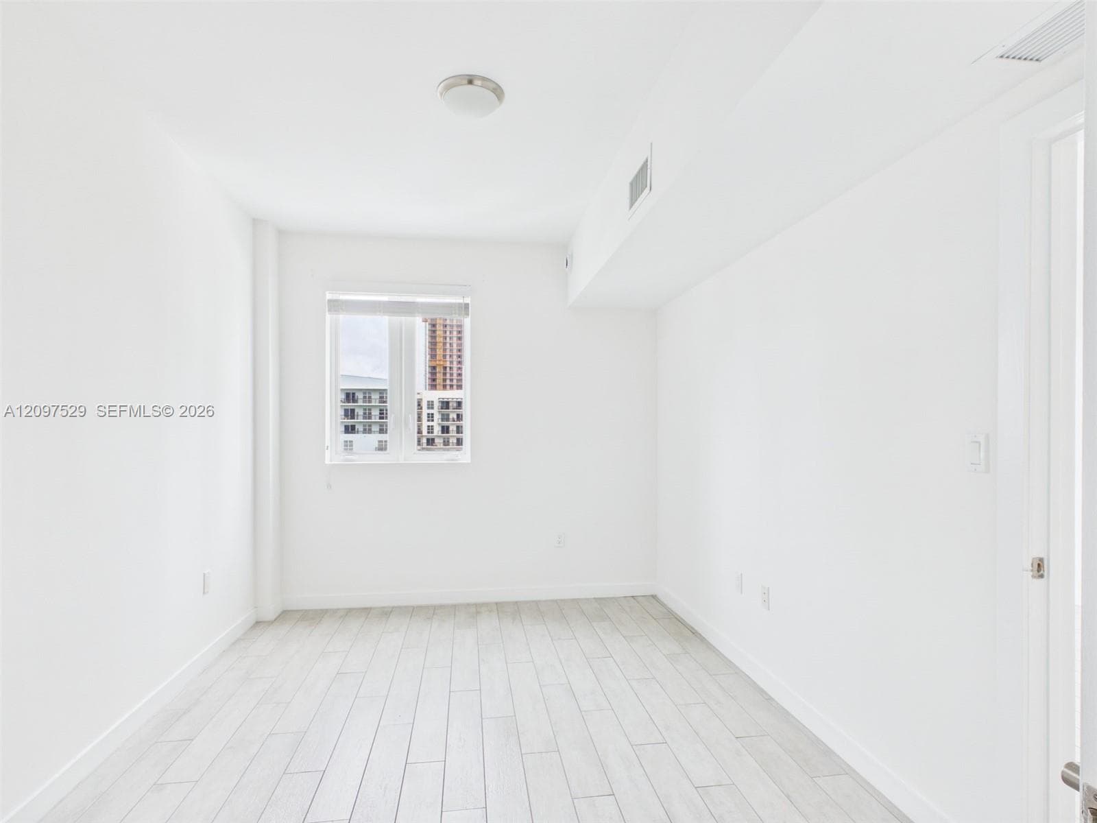 26 Edgewater · #717 in Miami - Photo 14